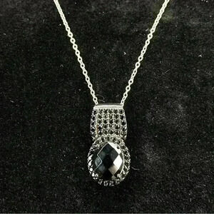 .925 Silver Necklace and Pendant with Onyx-type inset